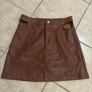 Women faux leather skirt ✨
